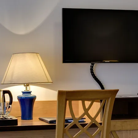 فندق Aquamarin 4*